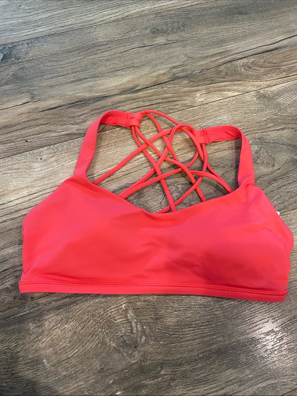 Lululemon sports bra size 6